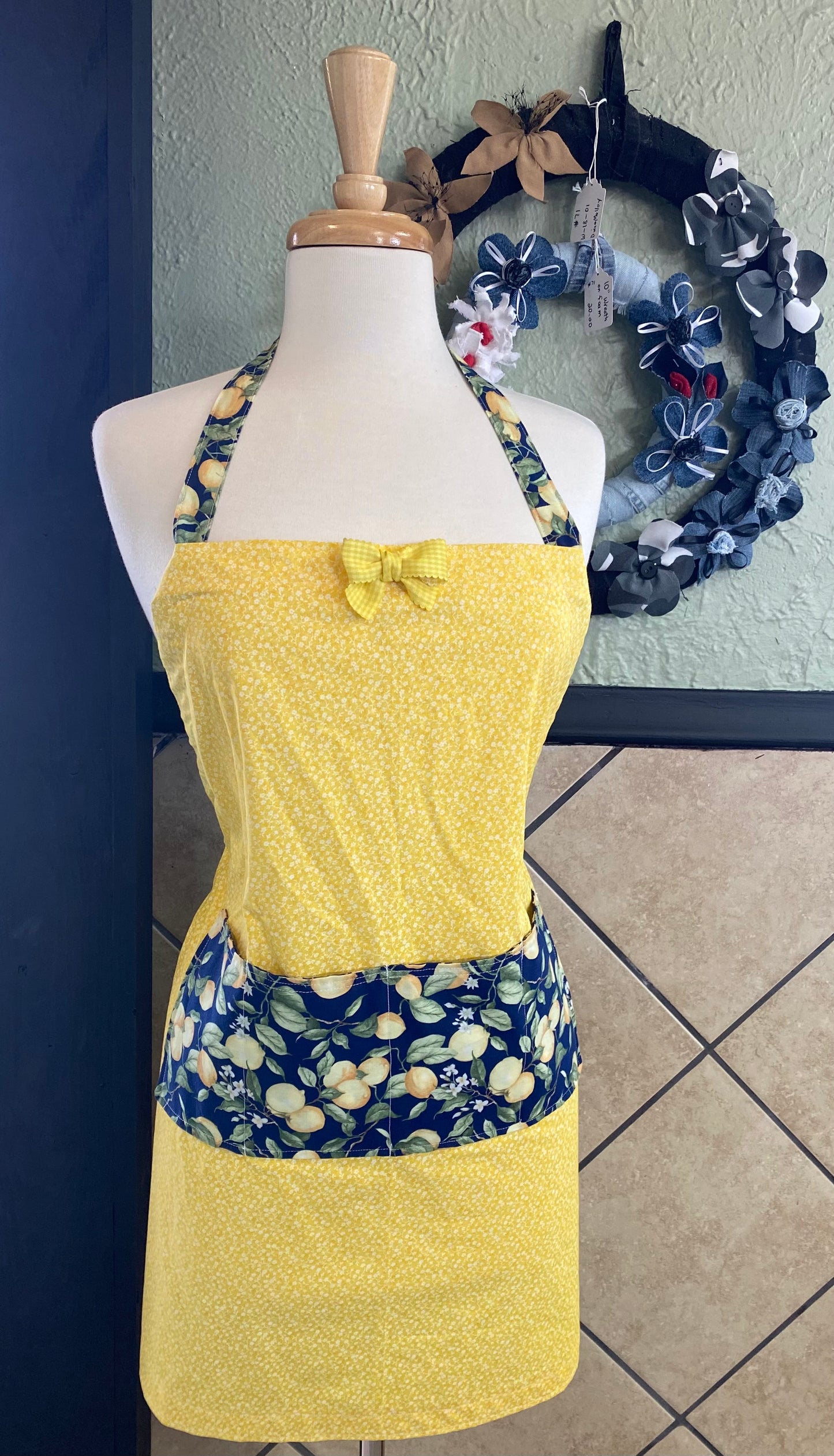 Handmade adjustable apron