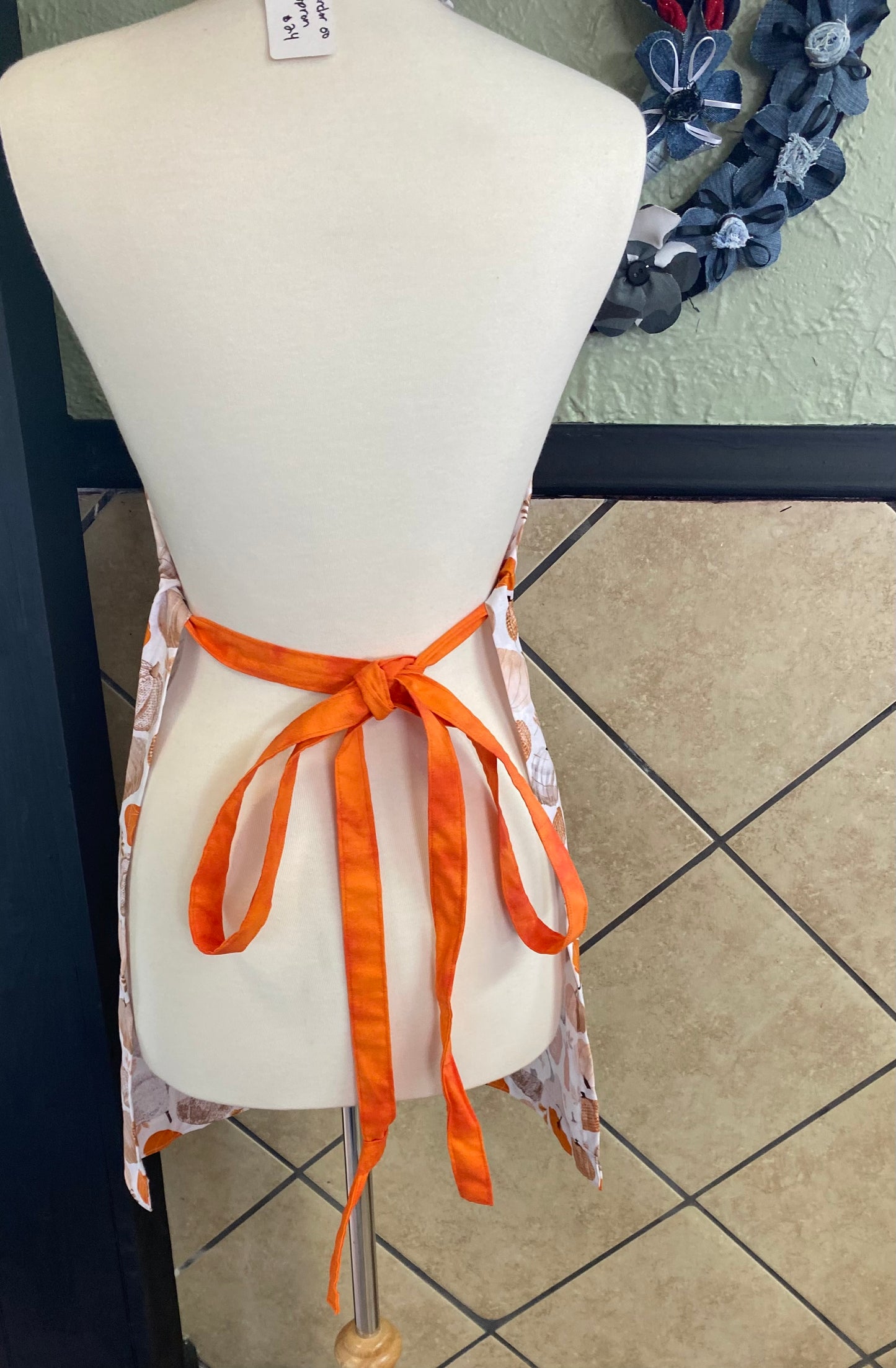 Handmade adjustable apron