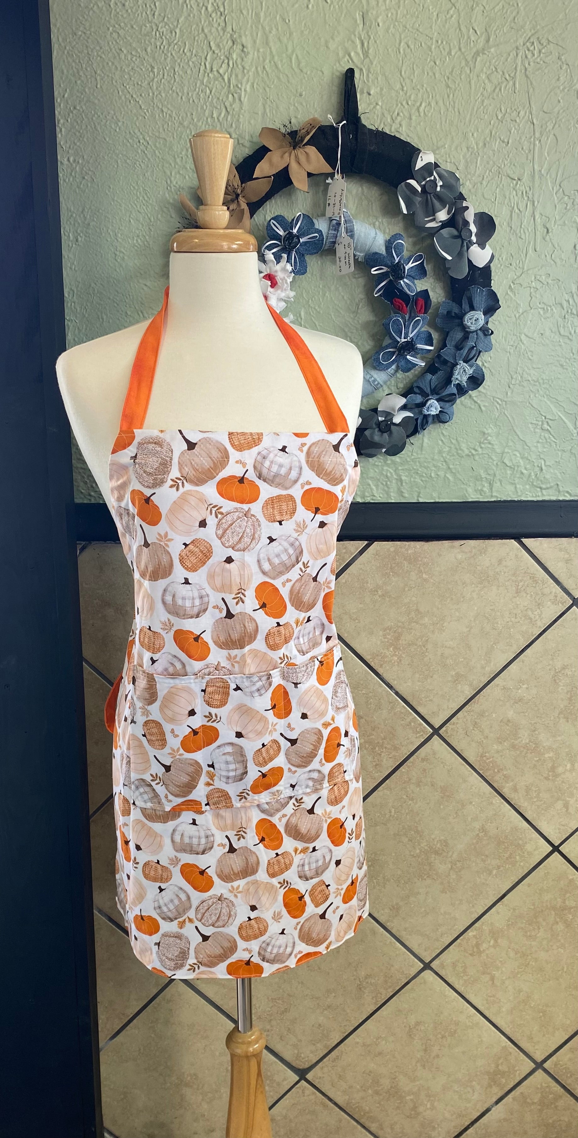 Handmade adjustable apron